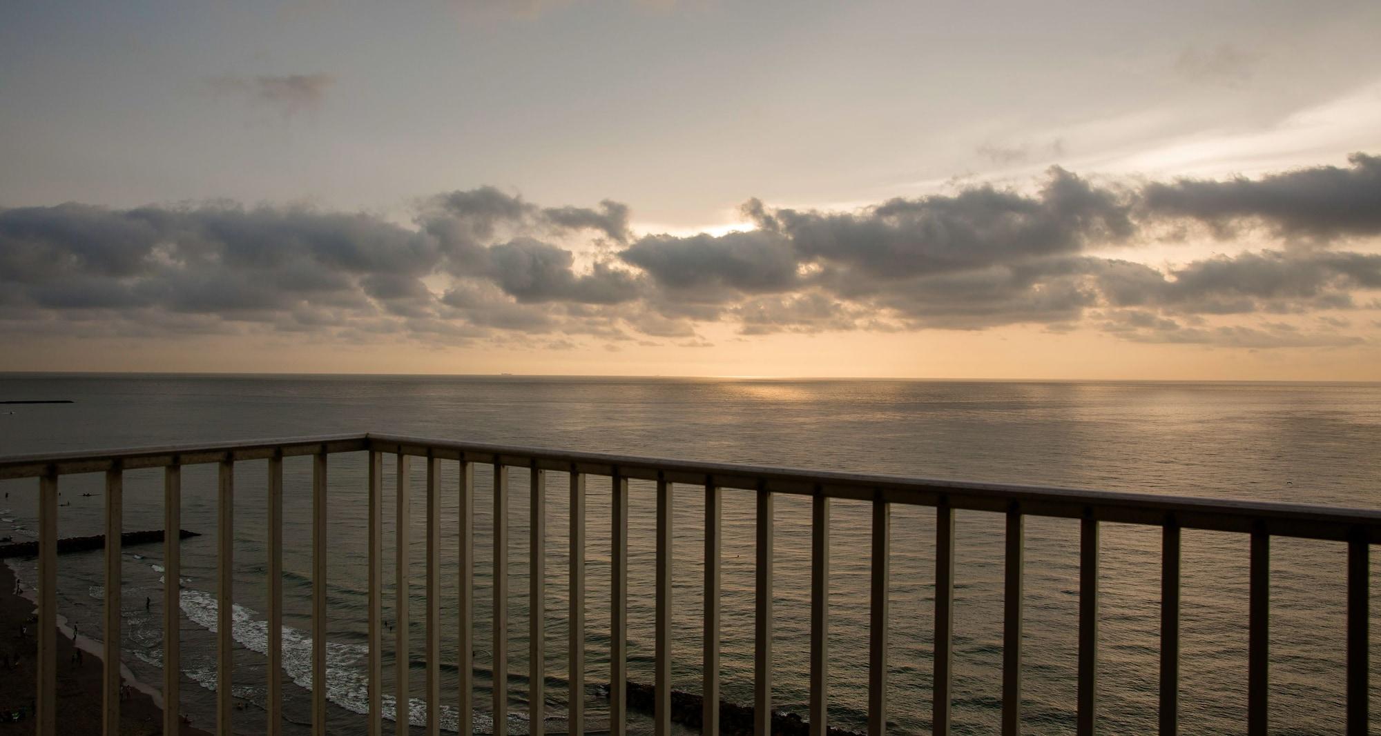 Hotel Capilla Del Mar Cartagena Bagian luar foto Sunset at the beach