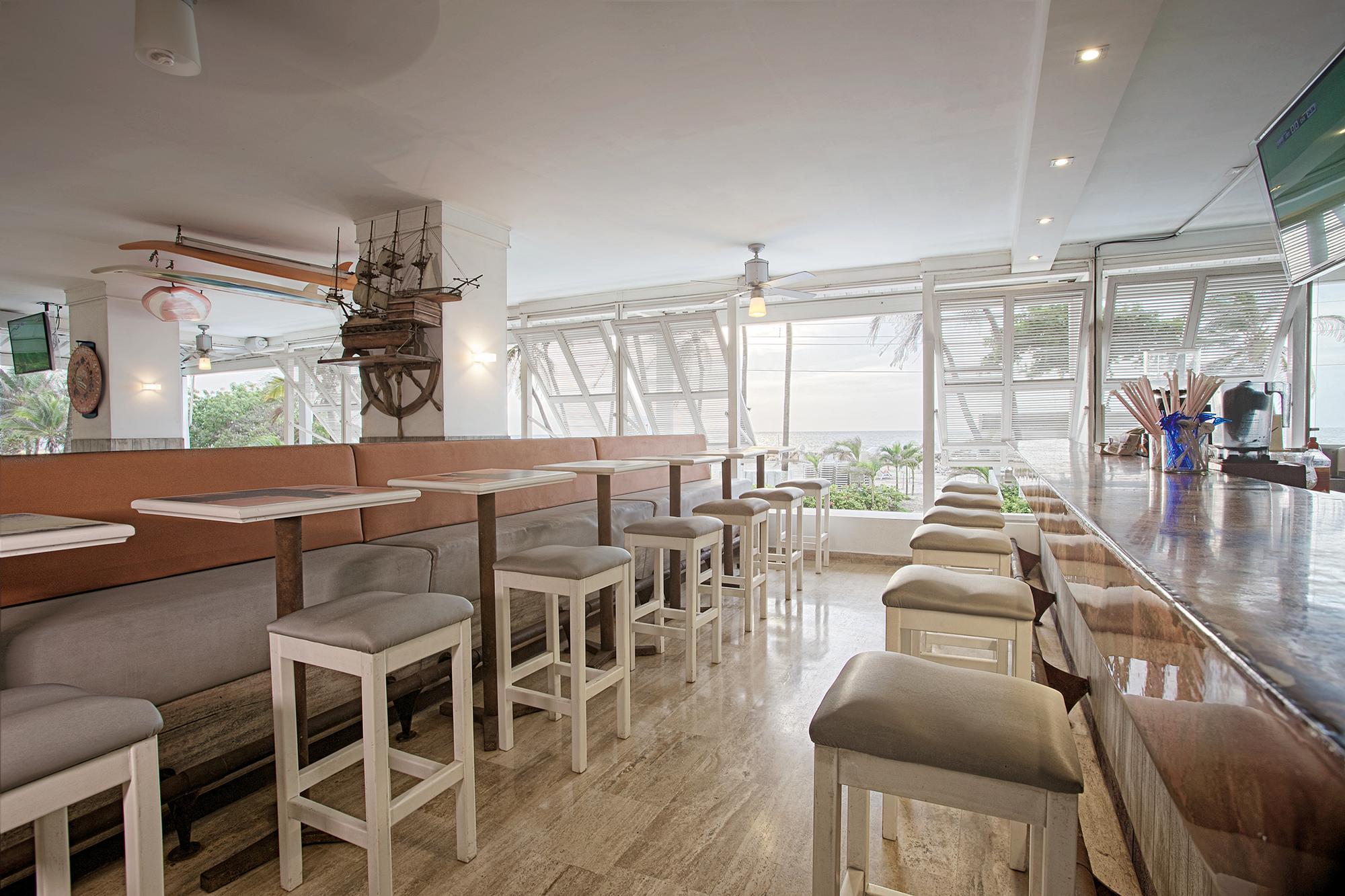 Hotel Capilla Del Mar Cartagena Bagian luar foto The bar at the restaurant