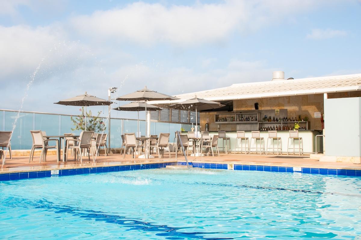 Hotel Capilla Del Mar Cartagena Bagian luar foto Rooftop pool at the hotel