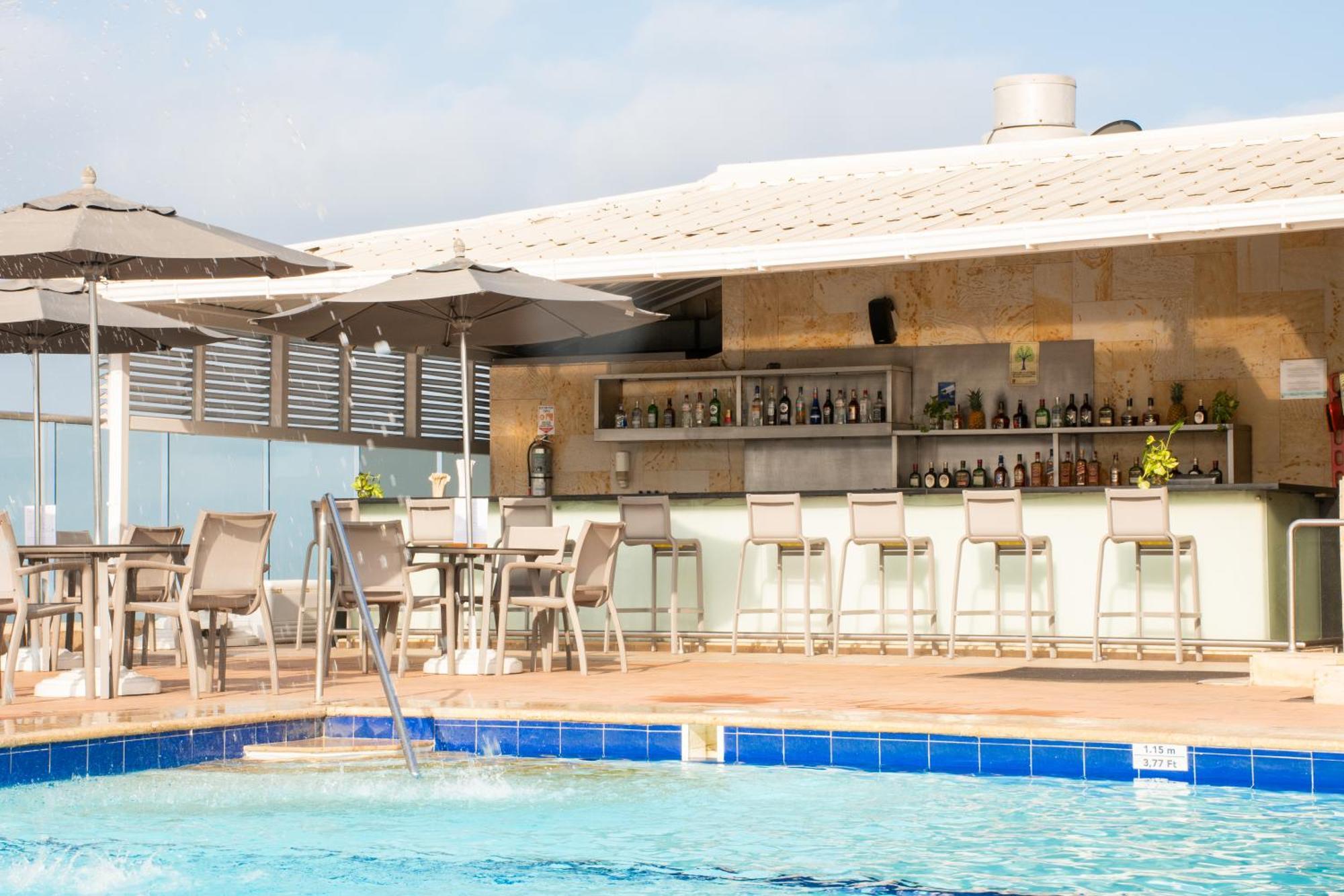 Hotel Capilla Del Mar Cartagena Bagian luar foto The rooftop pool at the Hilton Tel Aviv